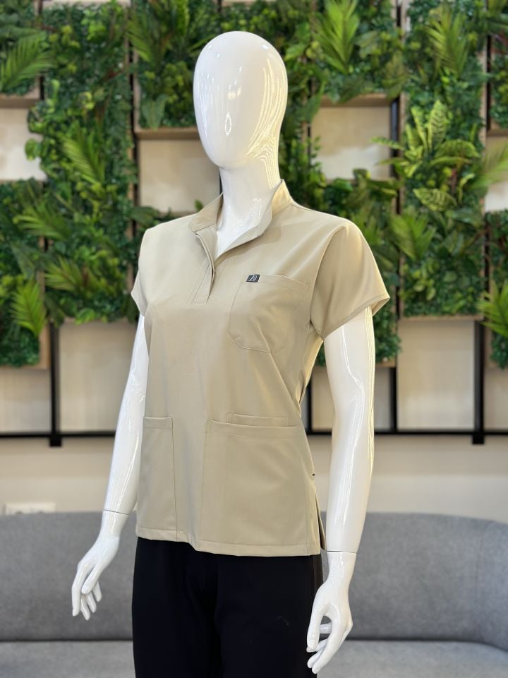 940 Bej Rengi Hakim Yaka Gizli Çıtçıtlı Tek Üst